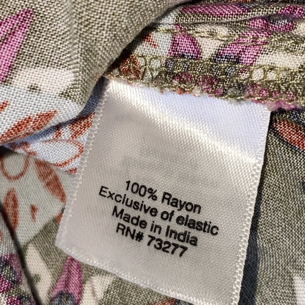SO Floral boho Rayon Top with Pink‎ and Green Accents size XL